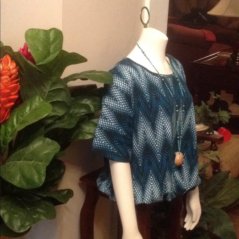 2x Myth Teal blouse